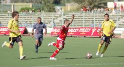 اتحاد الحراش - أولمبي الشلف              الحراش يريد الإطاحة برائد البطولة