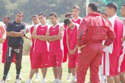 أولمبي الشلف يعود إلى جو التدريبات اليوم              مدوار يسوي مستحقات لاعبيه ورهان على البقاء في المقدمة