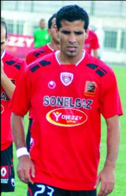 مهاجم اتحاد العاصمة الشيخ حميدي لـ”الفجر”              “ارتحت كثيرا لعدم خضوعي لعملية جراحية”