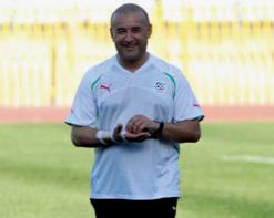 المدرب الوطني عبد الحق بن شيخة في ندوة صحفية              “أحترم غيرتس وجميع المغاربة.. لكن النقاط الثلاث ستبقى في عنابة”