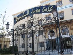 محكمة جنايات البليدة تدينه بعامين حبسا نافذا              ولي تلميذ يفقأ عين المراقب العام احتجاجا على ضرب ابنه