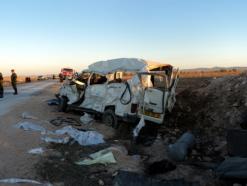 شاحنة تتسبب في مجزرة على طريق حد الصحاري وعين وسارة              17 قتيلا و21 جريحا في ثلاثة حوادث مرور خلال يوم واحد بالجلفة