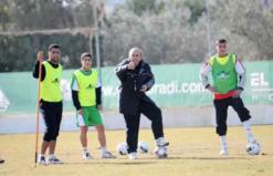 سفيان وبوشامة يغيبان وعودة بابوش وداود لصفوف مولودية العاصمة              ميشال يحذر لاعبيه من مواجهة المخادمة