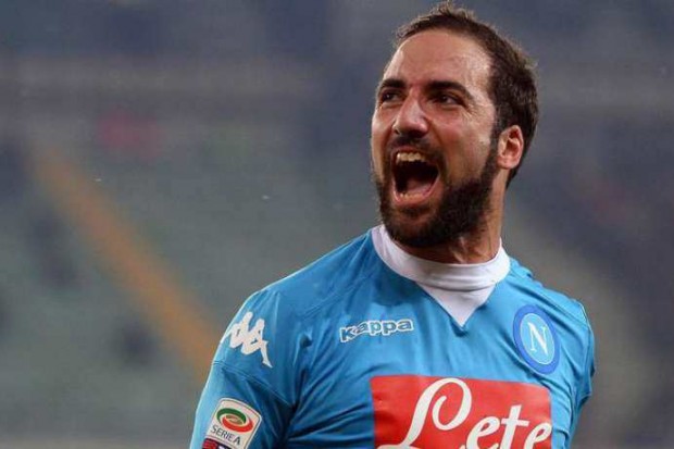 Higuain quitte Naples pour la Juventus de Turin