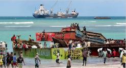 قال إنها تحت المراقبة بفضل نظام “لاكوس”  ، عمار تو لـ “الفجر”:               سفينة “بليدة” تتجه نحو الصومال  ولم نتلق أي اتصالات من القراصنة