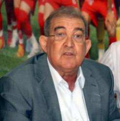 طمأن لاعبي شبيبة بجاية              طياب يسرح منحة واحدة قبل مباراة بلوزداد