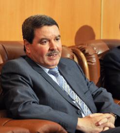 عقد لقاءين مغلقين بعيدا عن أعين الصحافة              اللواء هامل يجتمع بإطارات قطاعه بقسنطينة