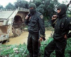 اكتشفت أن المنزل كان عبارة عن كازمات لعناصر إرهابية في التسعينيات              قوات الأمن المشتركة تفكك ثلاث قنابل وتفجر أخرى في الكاليتوس بالعاصمة