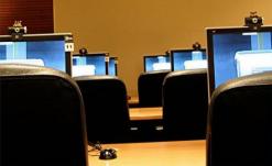 حملة واسعة لمراقبة نوادي الأنترنيت الفوضوية في سطيف مصالح الأمن تغلق 27 قاعة بعين ولمان