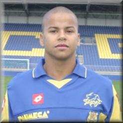 آخر محطة للاعب كانت مع اتحاد البليدة              بوتابوت يعود إلى البطولة الفرنسية من بوابة درانسي