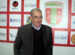 يريد تمديد عقود شبان شبيبة بجاية لضمان المستقبل              طياب في مهمة إقناع بولعنصر، مباراكو، بوقماشة وأوراس