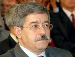 حذر سكان منطقة القبائل من استغلالهم لتحقيق طموحات ضيقة، أويحيى:              “لا جزائر دون تيزي وزو وبجاية ولا وجود لهما بدون الجزائر”