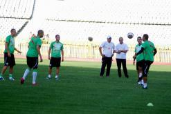 بإيعاز من الناخب الوطني عبد الحق بن شيخة              الخضر يفضلون مواصلة الاستقبال في ملعب تشاكر بالبليدة