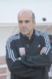 لاعبو مولودية العاصمة ينتظرون تسوية مستحقاتهم اليوم              ألان ميشال يفكر في إقامة تربص مغلق واستقدامات نوعية