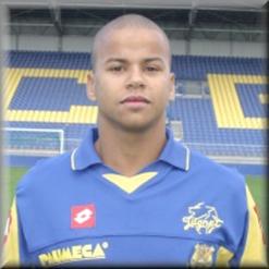 آخر محطة للاعب كانت مع اتحاد البليدة              بوتابوت يعود إلى البطولة الفرنسية من بوابة درانسي