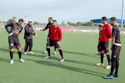 أولمبي الشلف يواصل تحضيراته              اللاعبون يأملون في الحصول على أموالهم قبل مواجهة اتحاد العاصمة