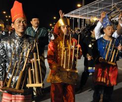 الأيام الثقافية الاندونيسية بتلمسان              جاكرتا تمد حبل ثقافتها الإسلامية إلى تلمسان