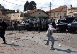 عقب حرمانهم من حق الاستفادة من سكنات جديدة              المواطنون الغاضبون بالمحمدية، المدنية والحراش يقطعون الطرق