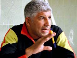 مستجدات أزمة شباب قسنطينة              بولحبيب يشدد اللهجة، يصف قرباج بغير الكفء ويطالب برحيل روراوة