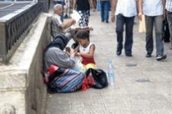 في ظل غياب إجراءات عملية للمسؤولين تبسة عن               عودة ظاهرة انتشار المجانين والمتسولين والمتشردين بكثرة بعاصمة الولاية