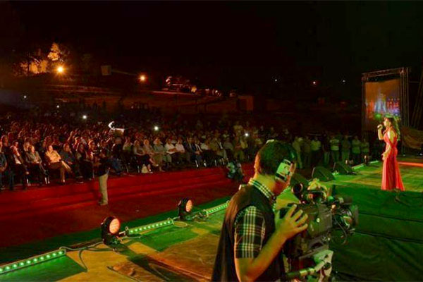 طبوع عراقية وفلسطينية تمتع جمهور مهرجان جميلة