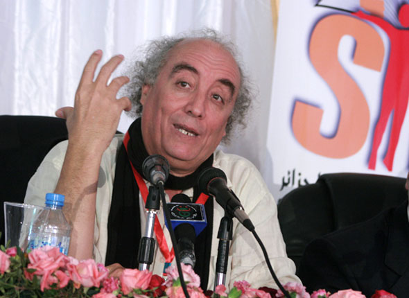 الإبراهيمي يرى مناعة سعودية مغربية جزائرية ضدّ فوضى الثورات  منظمو معرض الجزائر للكتاب: 