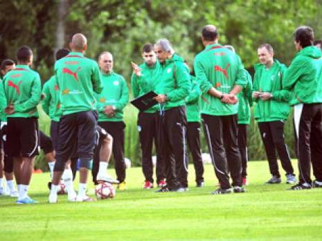 Les Verts se préparent avec un groupe au complet