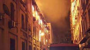 حريق مهول يشب بعمارة بباب الوادي في العاصمة