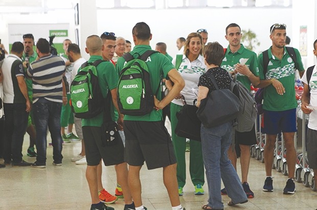 Des présidents de fédération et membres du CIO ont voyagé avec femmes et enfants