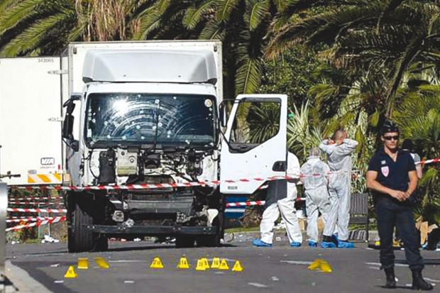 Un registre de condoléances ouvert à l'ambassade de France en Algérie