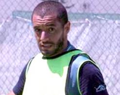 مدافع اتحاد العاصمة يخلف “أتمنى أن لا يستدعيني فرڤاني للمنتخب المحلي”