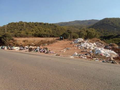 La corniche du Chenoua polluée par les ordures