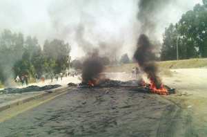 Les habitants de la cité Ali-El-Aourassi ferment la RN77