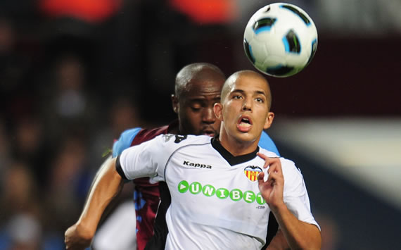 نجم فالنسيا يقود الجزائر أمام تونس والكاميرون