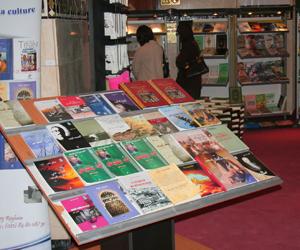 معرض الجزائر الدولي للكتاب: شغف كبير بالكتب المدرسية و الوسائل التعليمية