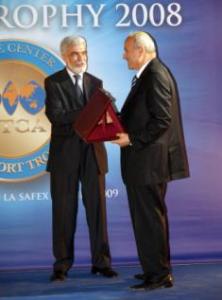 Annaba - Rebrab partage son expérience avec les étudiants