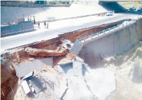 إنزلاق أرضي خطير بطريق ميناء وهران