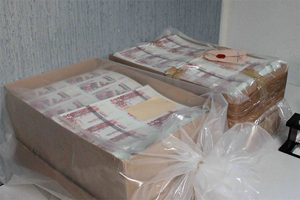 إفريقيان أمام العدالة عن تزوير العملة وطرحها للتداول بوهران