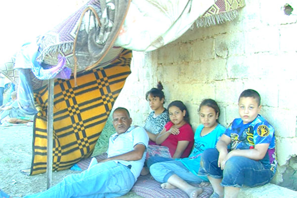 عائلة من 9 أفراد تبيت في العراء دون أكل بتبسة