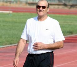 بعد فوز الشلف بالحراش، سعدي              “هذا الموسم هو موسم الفريق بفضل الاستقرار”