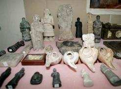 كانت تنشط على محور تيزي وزو، البليدة، سطيف وتيارت               الإطاحة بأخطر شبكة تهريب دولية للآثار بالجزائر