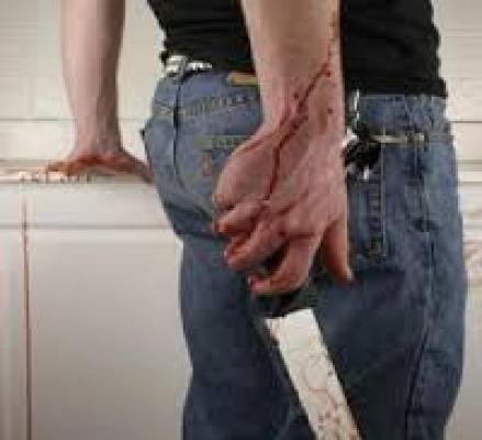 شاب يقتحم مسجدا بخنجر ويصيب 4 مصلين بالمحمدية في معسكر