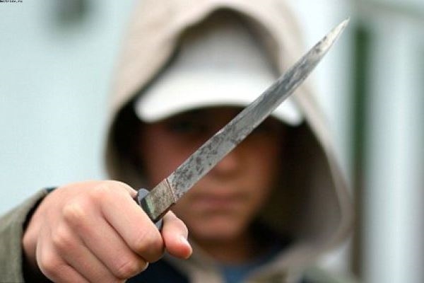 منحرف يطعن عون حماية مدنية بسيف في الوادي