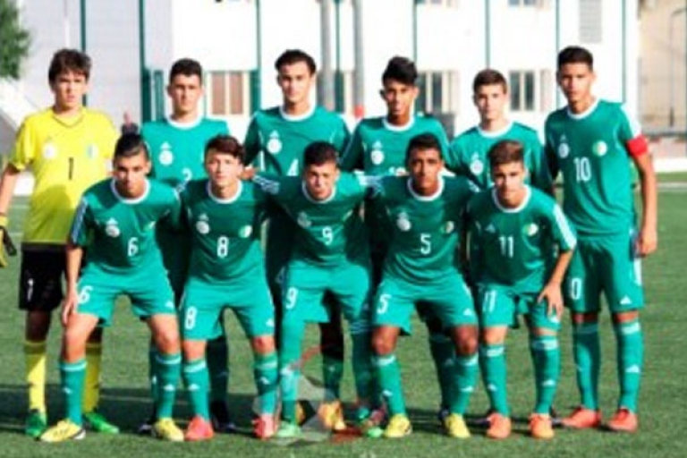 طاقم تحكيم غامبي لإدارة مباراة الجزائر - الغابون