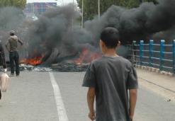 احتجاجا على عدم تجسيد الوعود               سكان القرى الشمالية بسطيف يحتجون بقطع الطريق