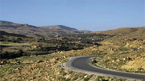 Un véhicule saute sur une bombe à Siar