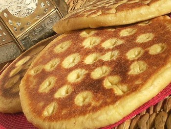 PAIN de semoule à le levure (matlouh )