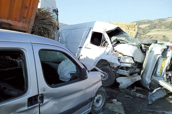 3 قتلى و 11 جريحا في حادث مرور بولاية معسكر