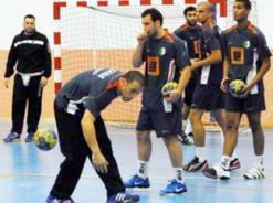 الأندية الـ17 لبطولة كرة اليد تعقد اجتماعا بالعاصمة               الاتحادية الجزائرية تستدعي مكتبها الفيدرالي في لقاء ”طارئ” اليوم