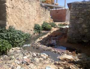 نفايات مطامير مكشوفة و أمراض منتشرة بالأحياء القصديرية بتيارت